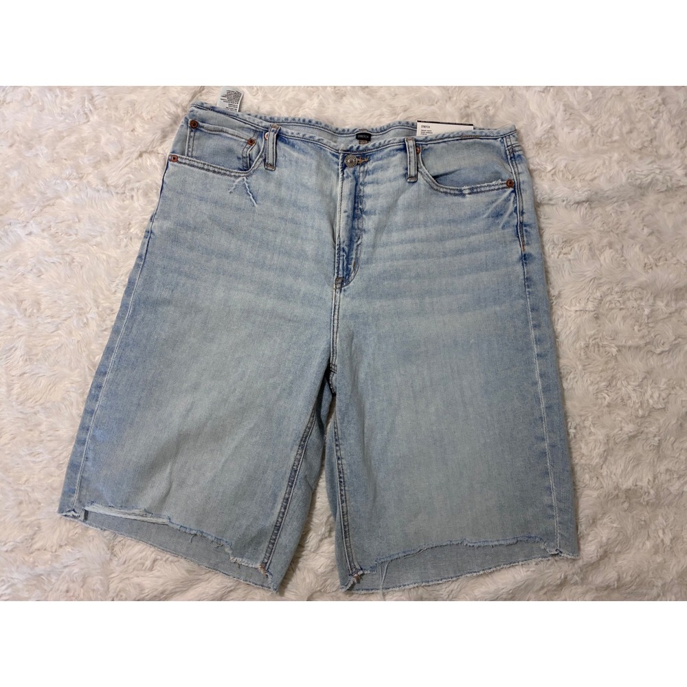 American Eagle Baggy Bermuda Shorts Light Wash Raw Hem Size 14 NWT $60 Womens